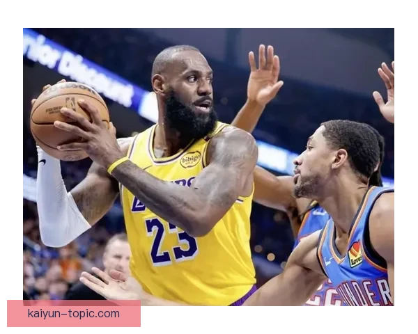 詹姆斯三双领衔湖人逆转勇士冲击西部前四季后赛席位形势再起波澜 詹姆斯三双领衔湖人逆转勇士冲击西部前四季后赛席位形势再起波澜