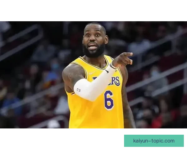 湖人逆转勇士夺胜利 詹姆斯关键表现引热议