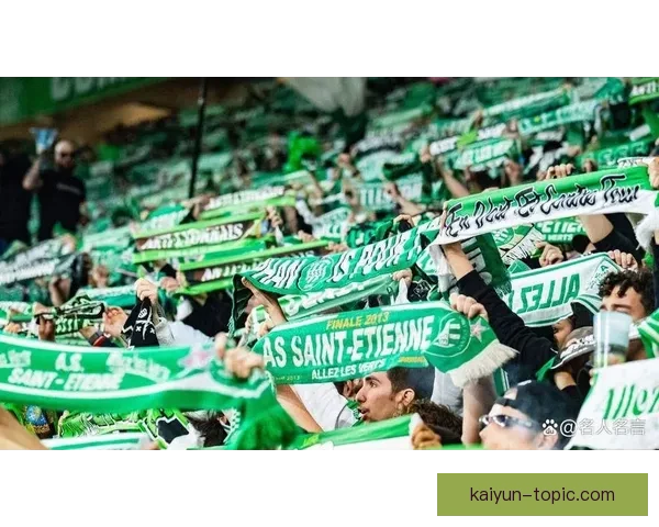 欧冠最新战报：豪门激战引爆球迷热情精彩瞬间回顾